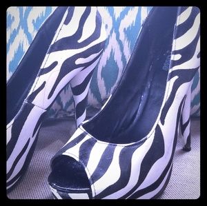 zebra printed  5 inch .